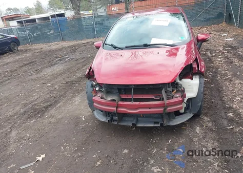 2013 Ford Fiesta Se z USA, uszkodzony, nr VIN 3FADP4BJ9DM219025